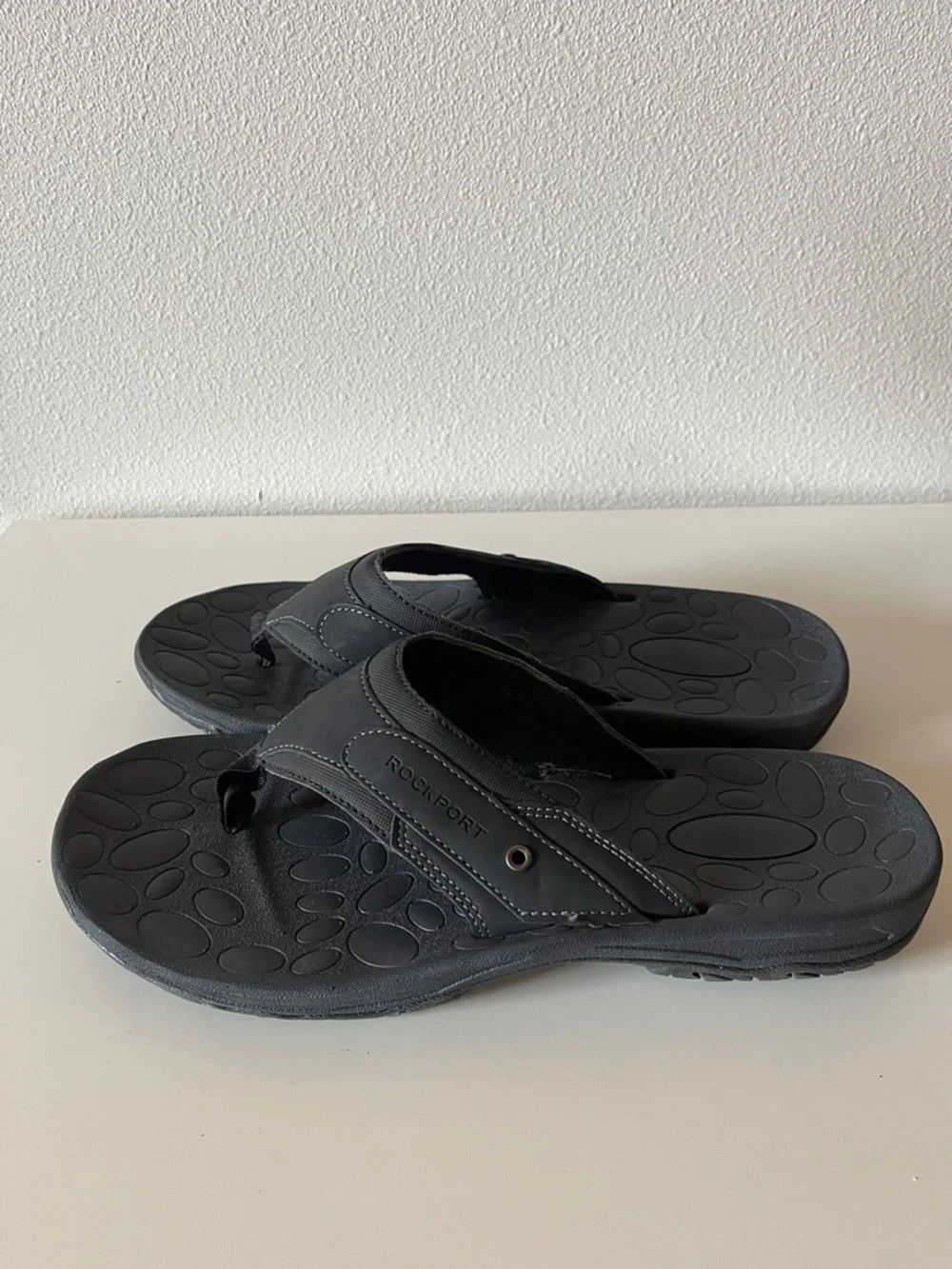 Rockport Black Men's Thong Sandals - Casual Flip Flops Size 11 - Picture 2 of 4